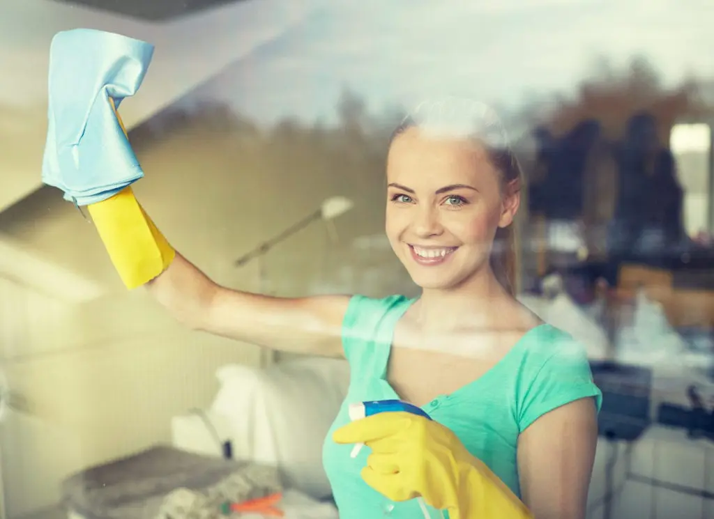 how to maintain your windows during autumn
